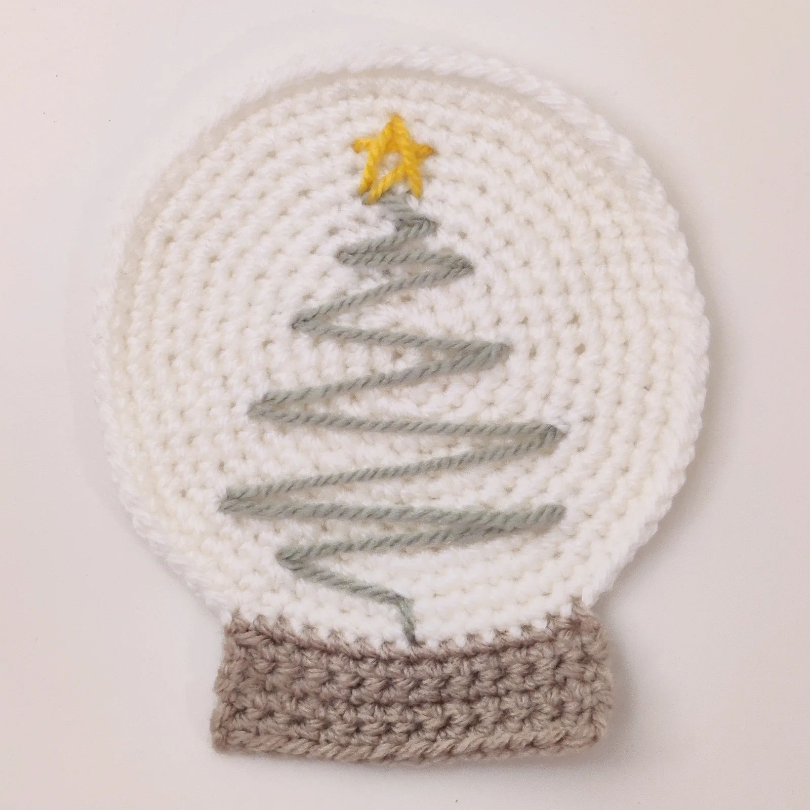 Crochet Christmas Coaster โ photo 1 of 2